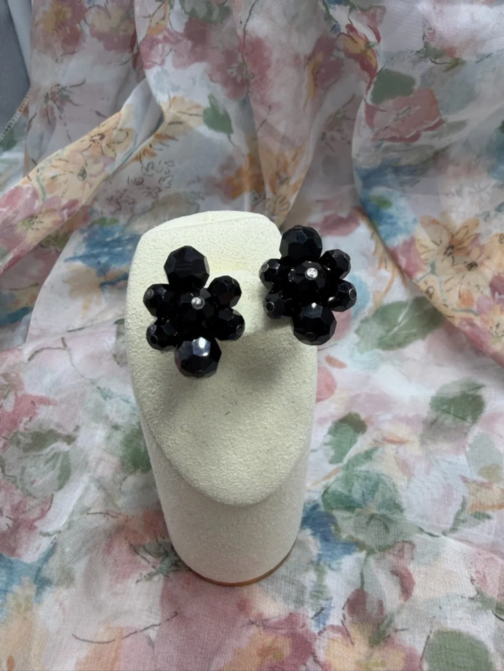 Vintage Sherman Classic Black Floral Cluster Clip-On Earrings #307 - Picture 2 of 3
